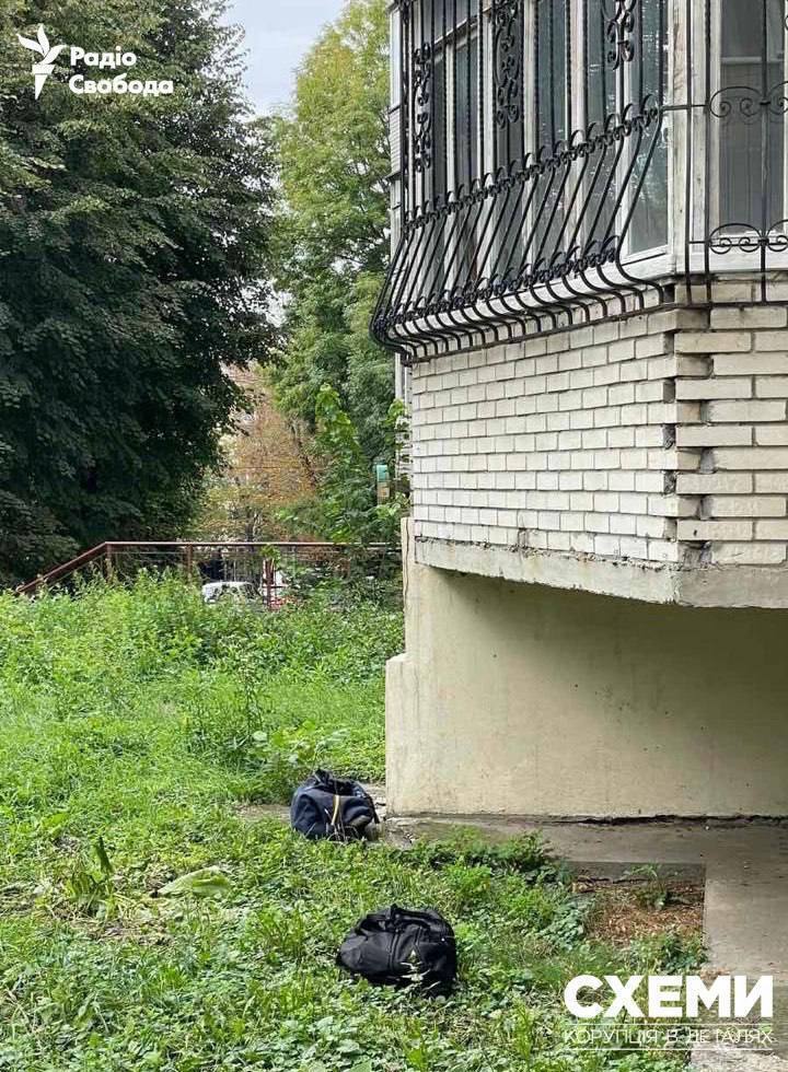 Деньги в каждом углу квартиры, жилье за границей и миллионы на счетах: что нашли во время обысков у главы МСЭК Хмельнитчины
