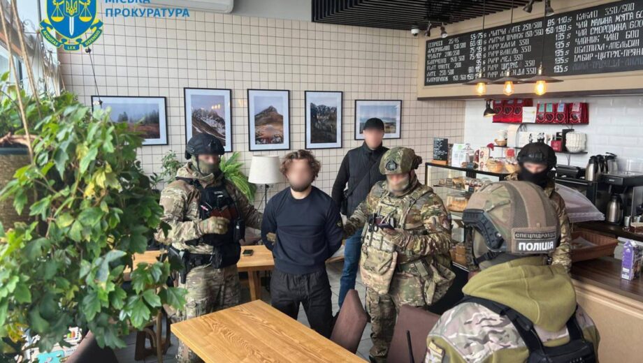 Учасника ”сходки” кримінальних авторитетів, що переправляли чоловіків за кордон, взяли під варту