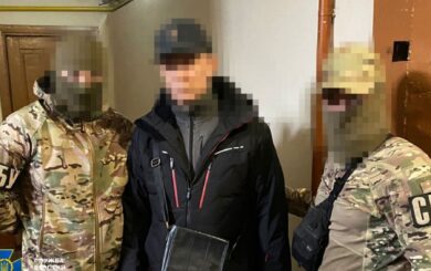 Зрадниця та двоє колаборантів: у Херсоні затримали поплічників росії