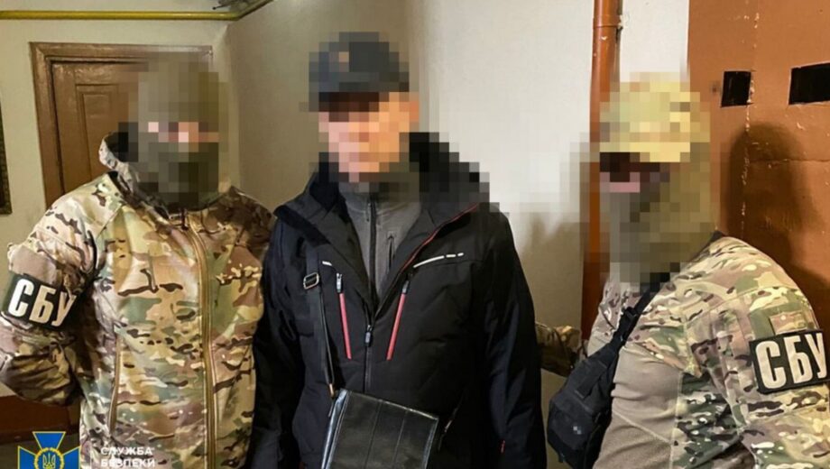 Зрадниця та двоє колаборантів: у Херсоні затримали поплічників росії