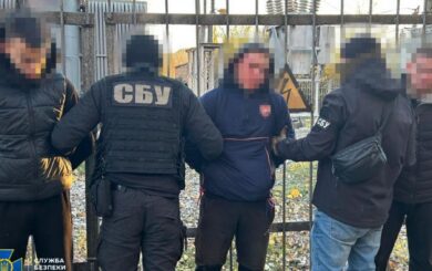 Пʼятеро агентів Кремля намагались підпалити гелікоптер ЗСУ