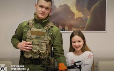 10-летняя дочь пограничника подарила дрон военным, исполнив свое рождественское желание