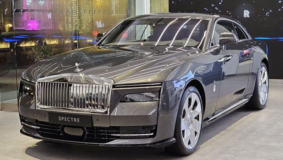13 украинцев купили Rolls-Royce Spectre во время войны: кто эти владельцы