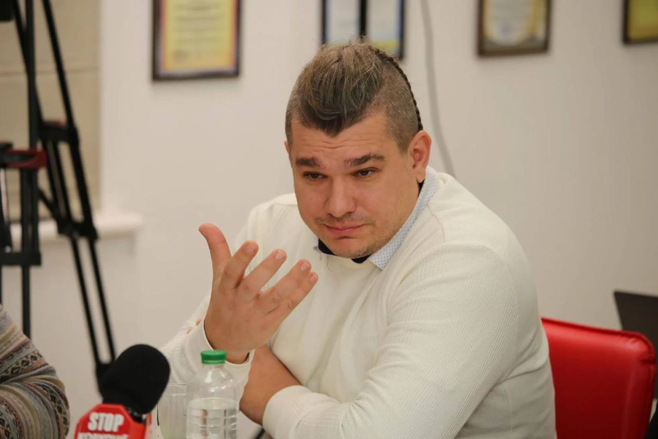 Виктор Медведь