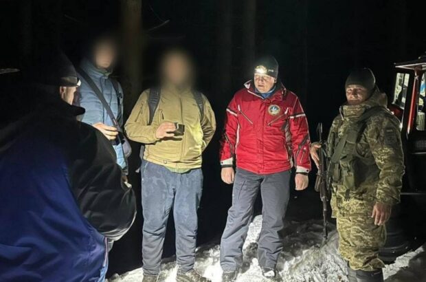 Вместо Румынии – больница: двух уклонистов спасли в Карпатах