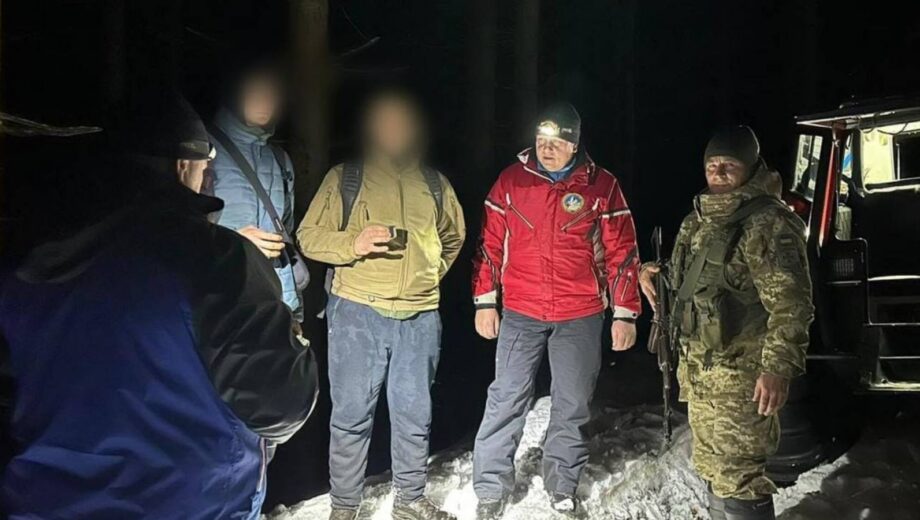 Вместо Румынии – больница: двух уклонистов спасли в Карпатах