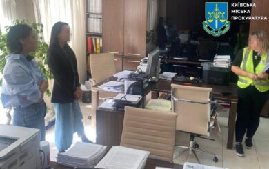 В Киеве помощница нотариуса может сесть на 15 лет за подделку подписей