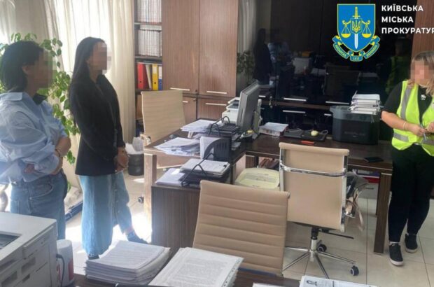 В Киеве помощница нотариуса может сесть на 15 лет за подделку подписей