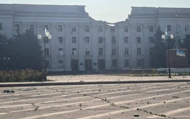 Появились кадры из Херсона после утренних ударов КАБами