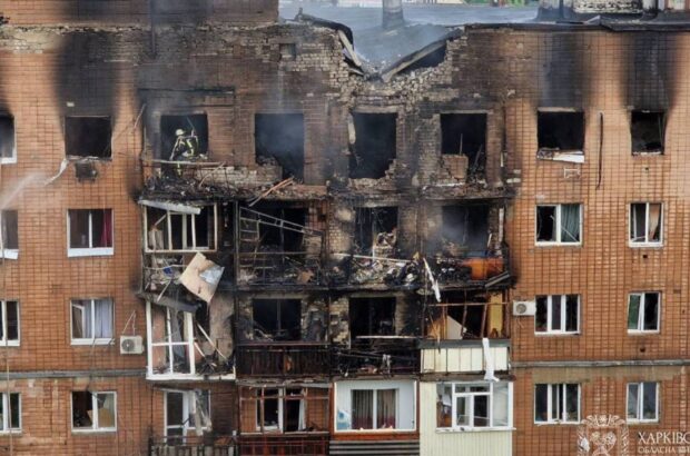 Масований удар по Харкову: десятки дронів, жертви і пожежі