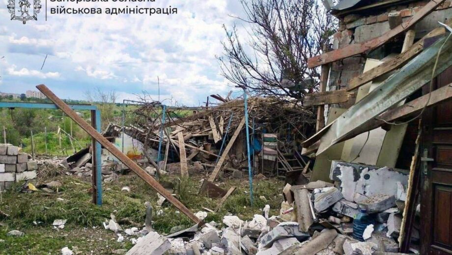 Нічна атака на Запоріжжі: окупанти зруйнували будинок і поранили 63-річного чоловіка