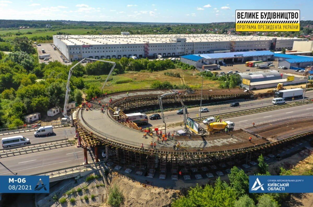 Занедбана ''підкова'' на трасі М-06: хто і чому недобудував розв'язку біля Стоянки на Київщині?