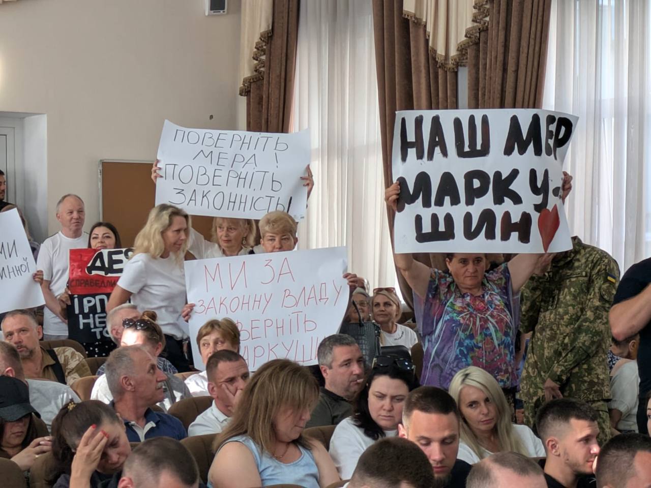 Спроба ''перевороту'' в Ірпені знову провалилася: громада зірвала голосування проти Маркушина