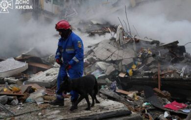 У Києві суттєво збільшилась кількість загиблих після удару росіян по багатоповерхівці