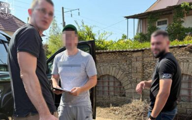 Эксчиновники Госгеокадастра присвоили земли госпредприятия на 25 млн грн — Офис Генпрокурора
