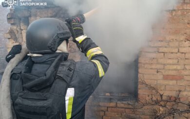 Ночная атака рф: повреждена железная дорога в Киевской области и разрушение в Запорожье
