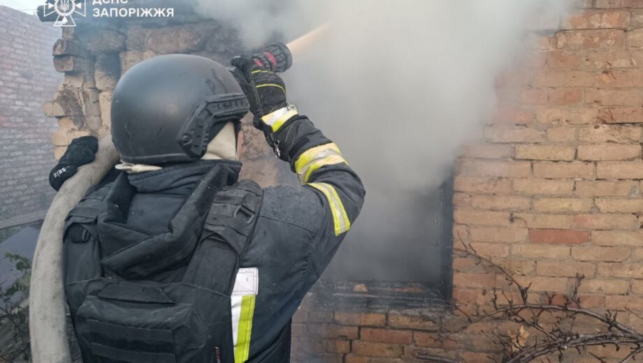 Ночная атака рф: повреждена железная дорога в Киевской области и разрушение в Запорожье