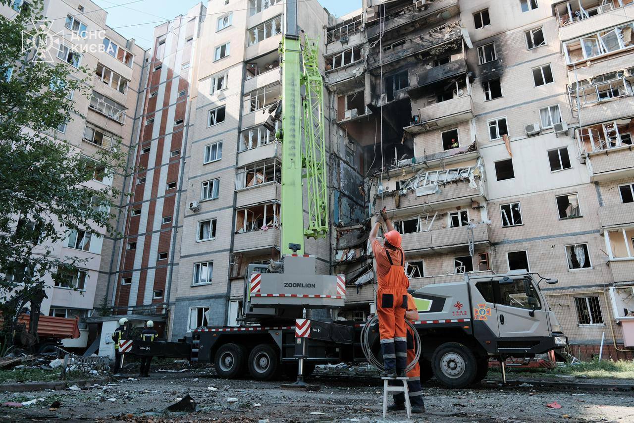 У Києві вже троє загиблих внаслідок атаки 7 вересня: з-під завалів дістали тіло чоловіка