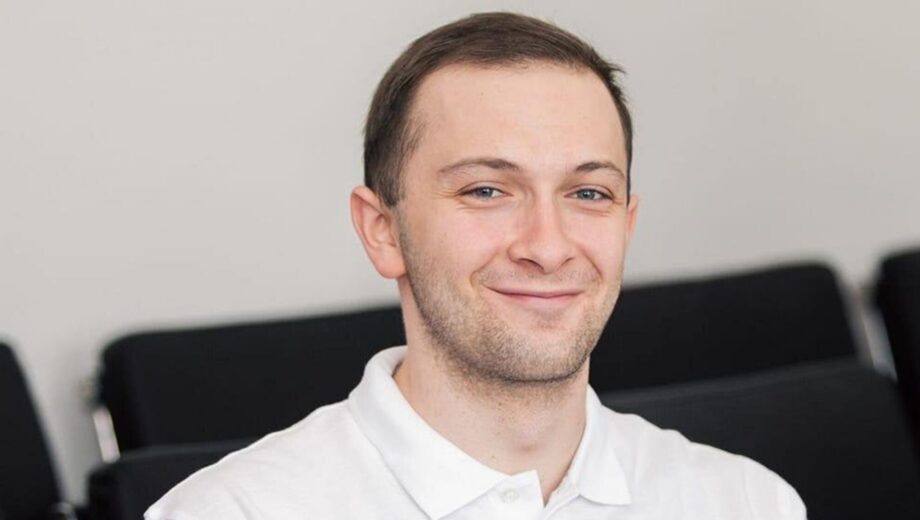 »Не планирует возвращаться из-за границы»: в АРМА скандал с сотрудником международного отдела Давидом Алханишвили