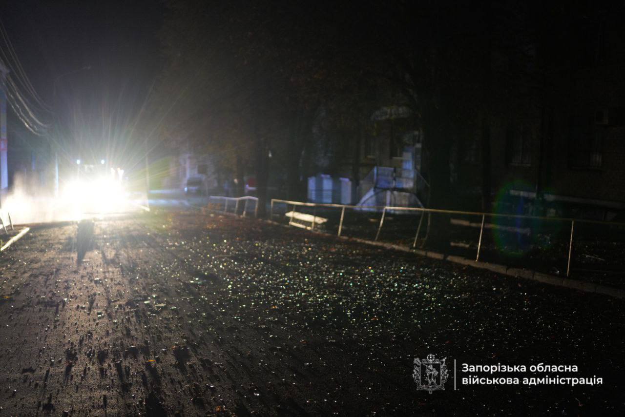 Вибухи і пожежі в Запоріжжі: що відомо про нічну атаку