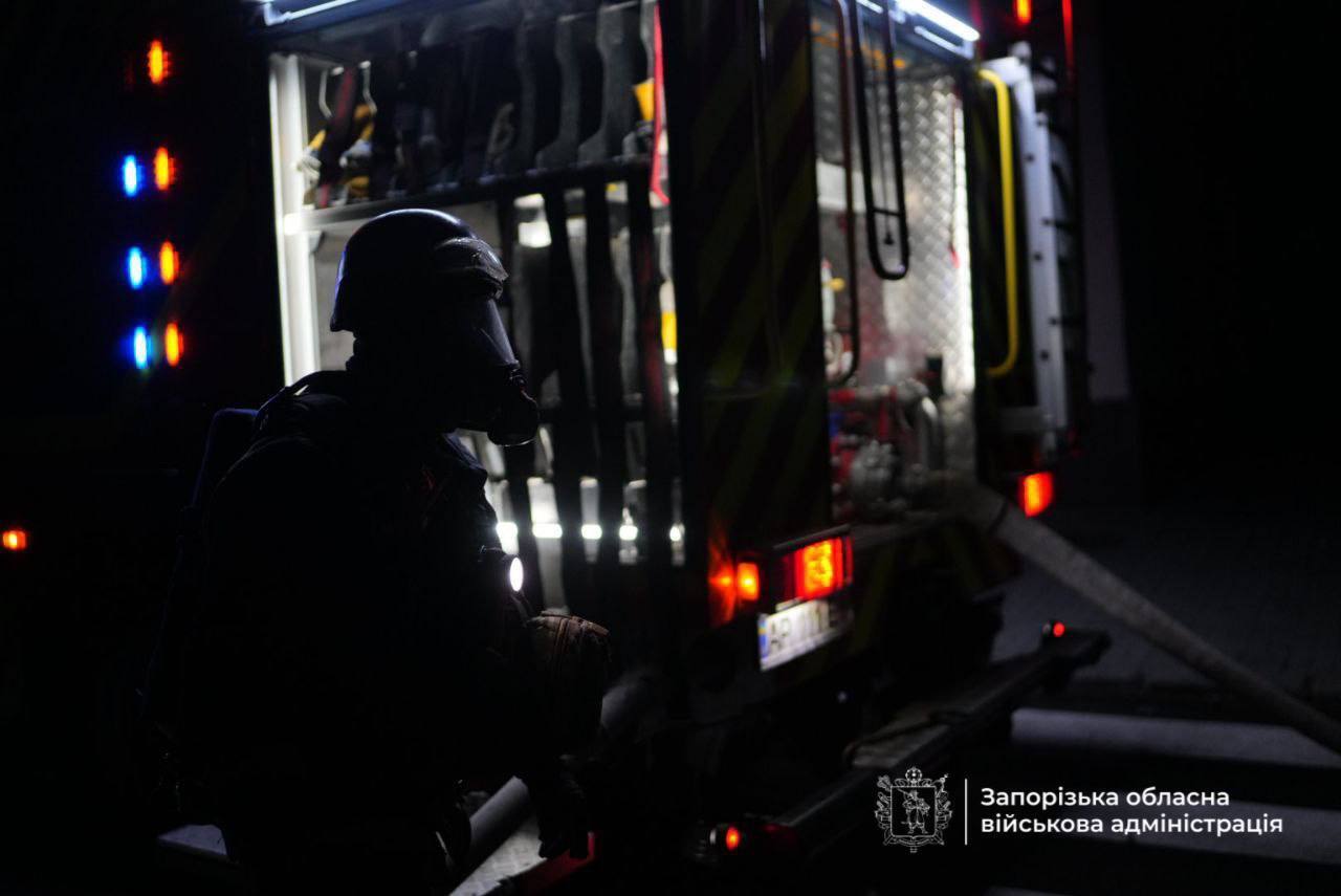 Вибухи і пожежі в Запоріжжі: що відомо про нічну атаку