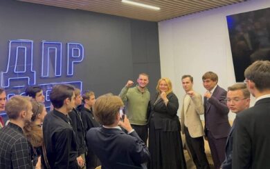 Євродепутатка Шошоаке пригрозила зламати ноги Зеленському під час візиту до рф
