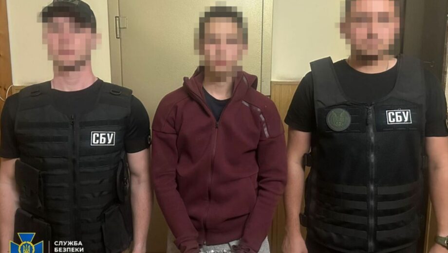 18-летний украинец ради »легких денег» шпионил за военными эшелонами на Укрзализныце