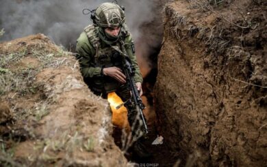 Массированные обстрелы и 3313 дронов: как прошли сутки на фронте