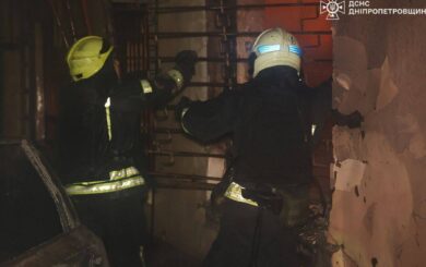 Ночная атака дронов на Днепропетровщину: есть раненые и поврежденные здания
