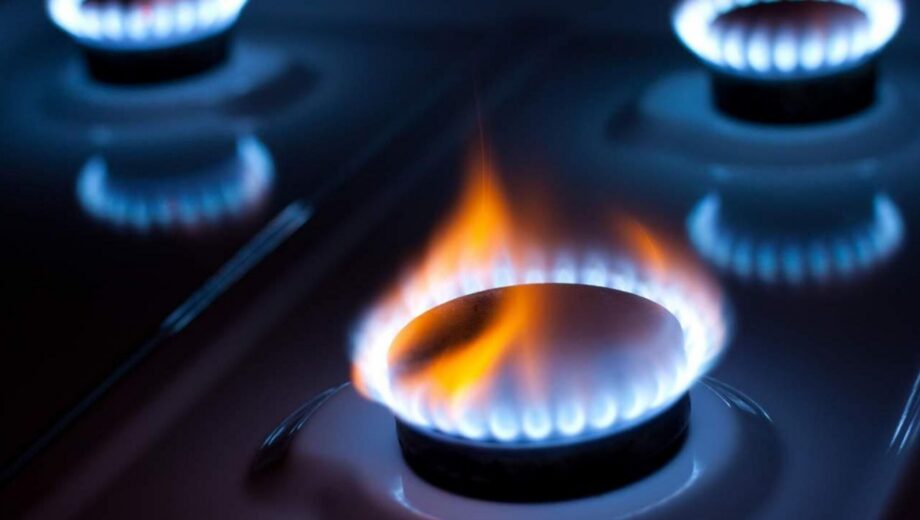 Українців змушують платити за доставку газу навіть без споживання
