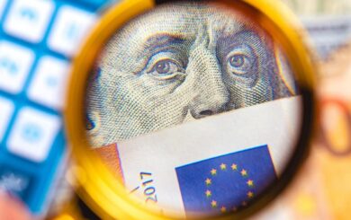 Валютный рынок перед Пасхой: снижение доллара и рекорд евро