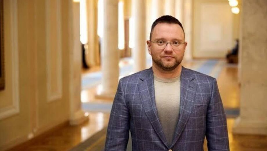 Семья депутата »Слуги народа» фигурирует в схемах с гуманитарными деньгами – Absolution Leaks