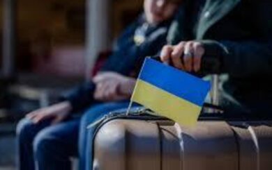 Возвращение украинцев из-за границы: НБУ прогнозирует первую волну в 2027 году