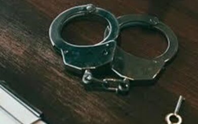 Закупівля з переплатою: у Дніпрі посадовцю медзакладу оголосили підозру через збитки бюджету майже пів мільйона гривень