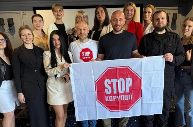 Чернівецькі стопкорівці представили здобутки за рік: розслідування, викриття, розголос корупційних махінацій