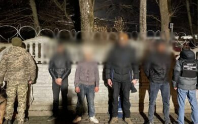 Попытка побега в Словакию провалилась: пограничники задержали четырех мужчин у границы