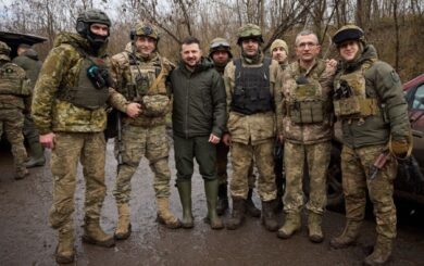 Зеленський приїхав на передову у район Роботиного на Запоріжжі (відео)