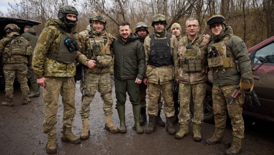 Зеленский приехал на передовую в район Роботиного в Запорожье (видео)