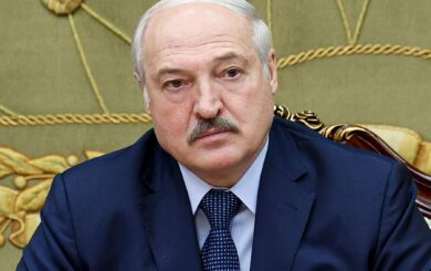 Лукашенко дозволив військовим застосовувати зброю проти своїх громадян