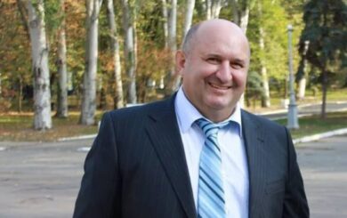 Мандат от »ЕС», а поля под триколором? Депутат Херсонского облсовета был задержан во время романтического отдыха в Одессе