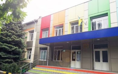 Вчителька вокалу стала ”будівельницею” і отримала мільйонні підряди на ремонт ліцею