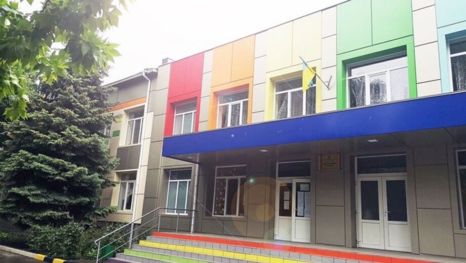 Вчителька вокалу стала ”будівельницею” і отримала мільйонні підряди на ремонт ліцею