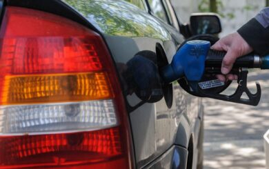 Бензин по 60 гривень/літр: Мінфін прогнозує здорожчання пального