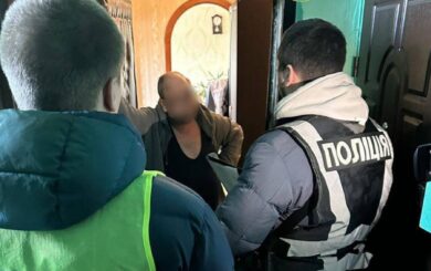 В Киеве задержали мошенников, которые выдавали себя за работников ТЦК и угрожали отправить на фронт мужчин