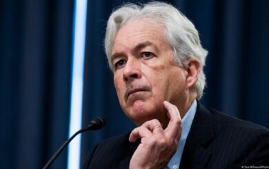 Україна без допомоги США буде змушена піти на мирні переговори з росією вже за рік, – Роберт Бернс