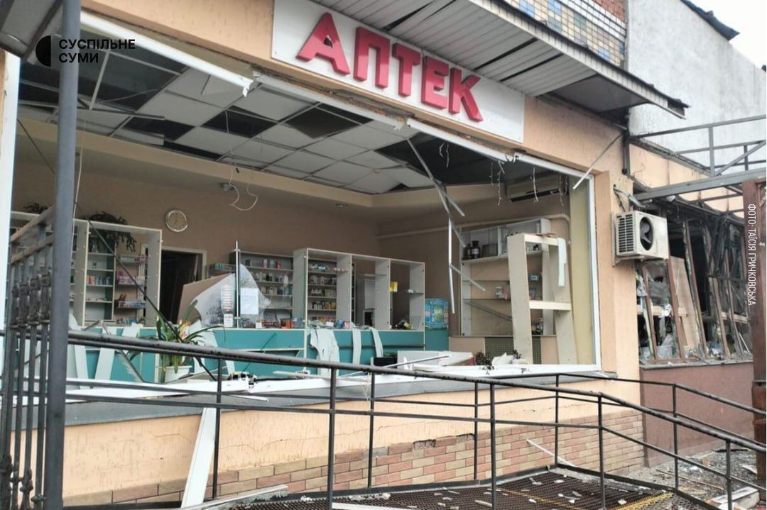 Россияне обстреляли центр поселка Великая Писаревка Сумской области (фото)