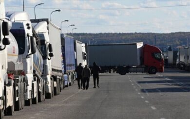 Поляки полностью не пропускают фуры на двух пунктах, — ГНСУ