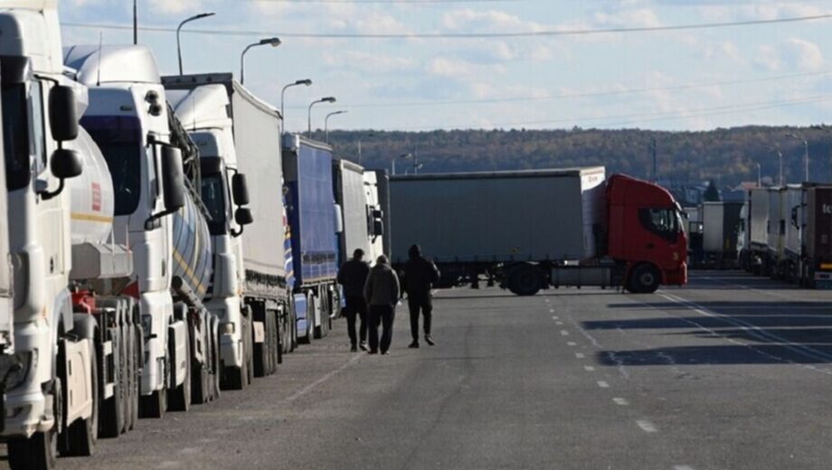 Поляки полностью не пропускают фуры на двух пунктах, — ГНСУ