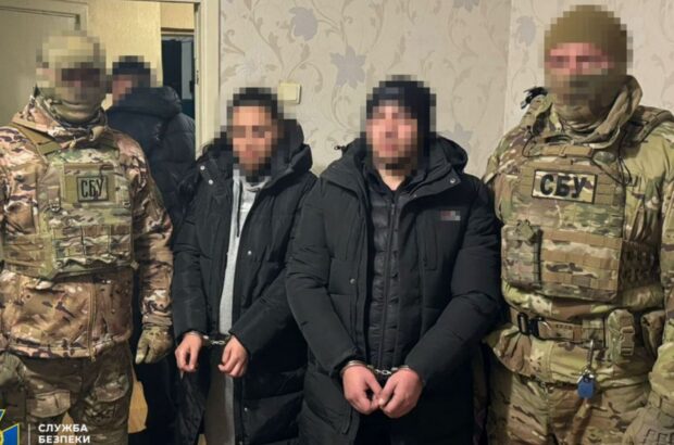Продавали наркотики в Євросоюзі: СБУ ”вивела” з-за кордону і затримала в Україні лідерів банди (фото)