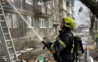 Киевщина: в результате взрыва в квартире один человек погиб, еще три спасены (фото/видео)